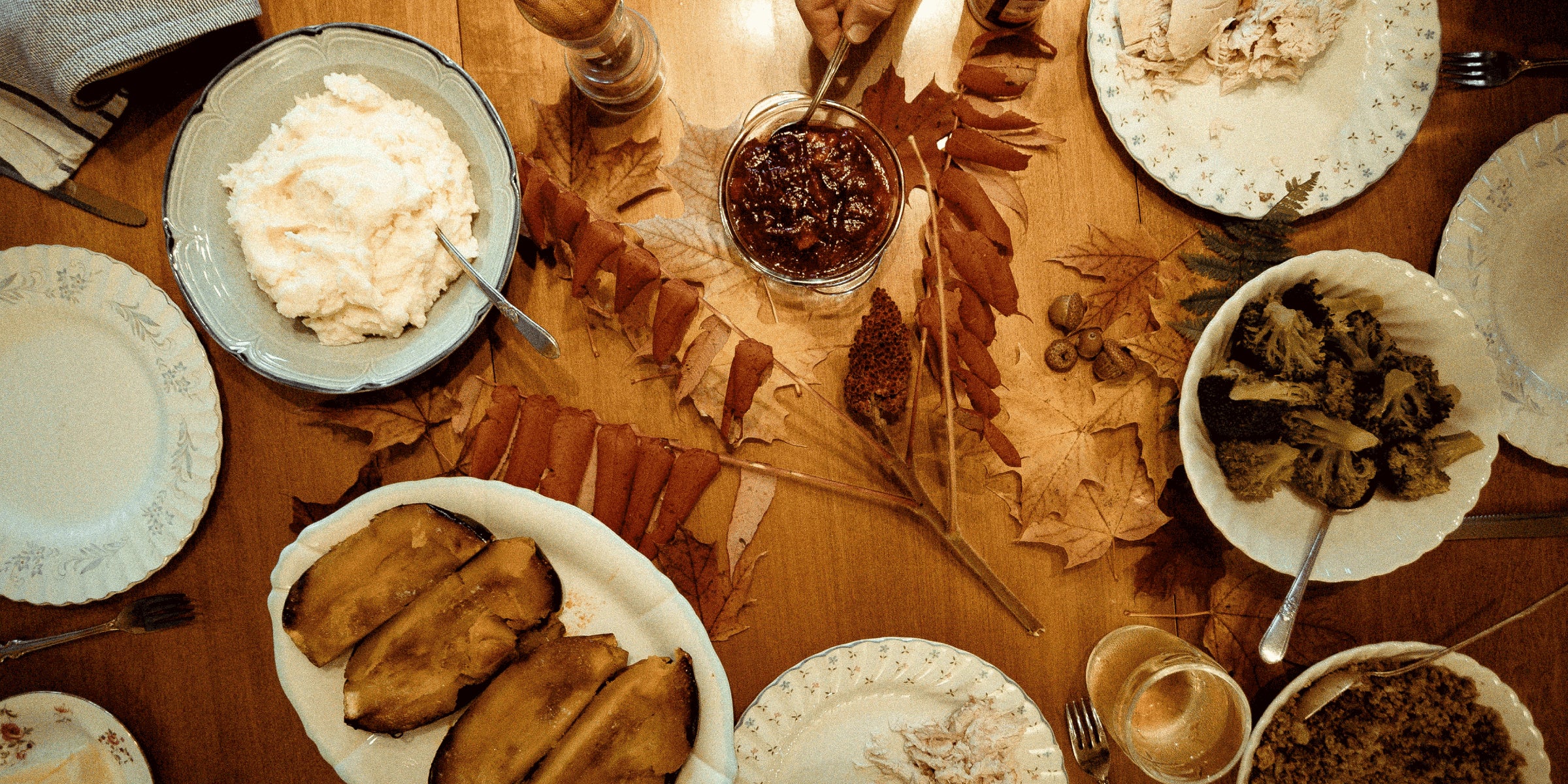 Table setting for Thanksgiving dinner